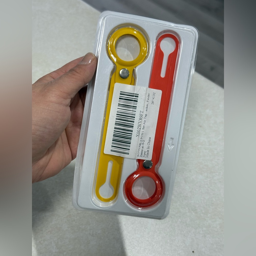 ROVLAK 2 PCS/1 Set Air Tag Case Yellow and Red  NWT